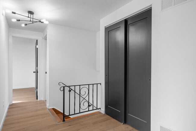 Building Photo - 6028 Leycross Dr