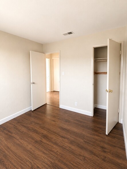 Building Photo - 1820 Sherman Dr