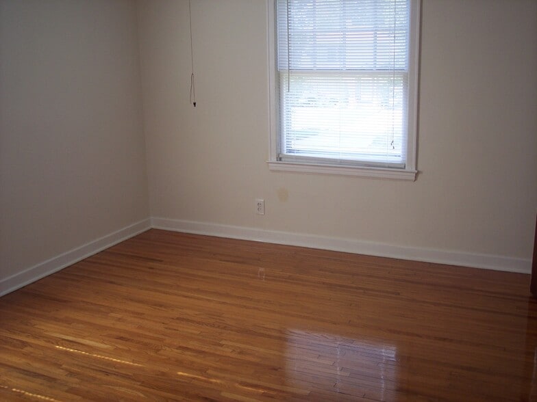 Mstr. Bdrm. - 615 Starin Ave