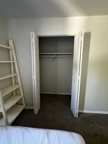 Building Photo - 3024 Ross Dr