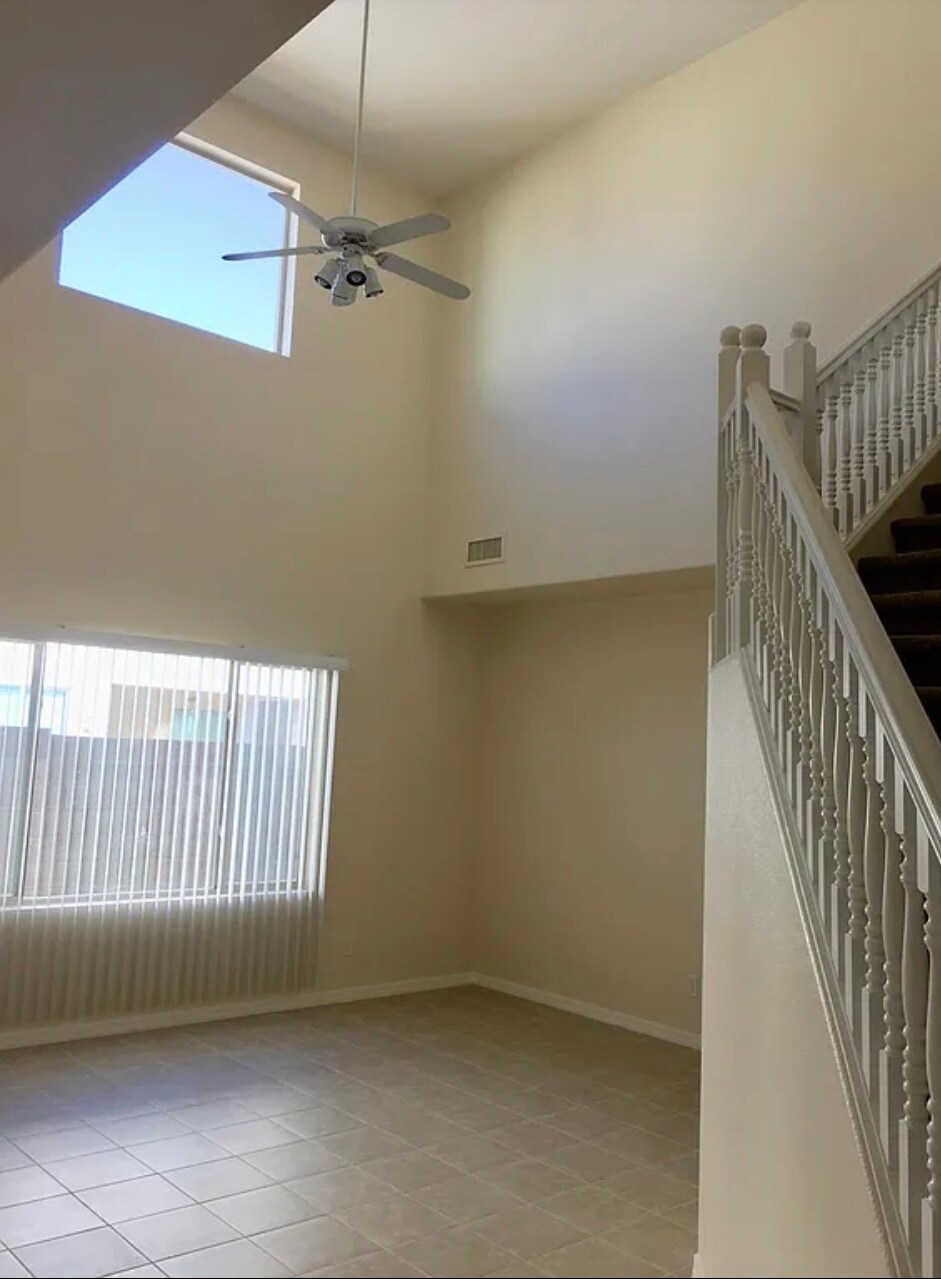 Building Photo - 50 W Camino Rancho Palomas