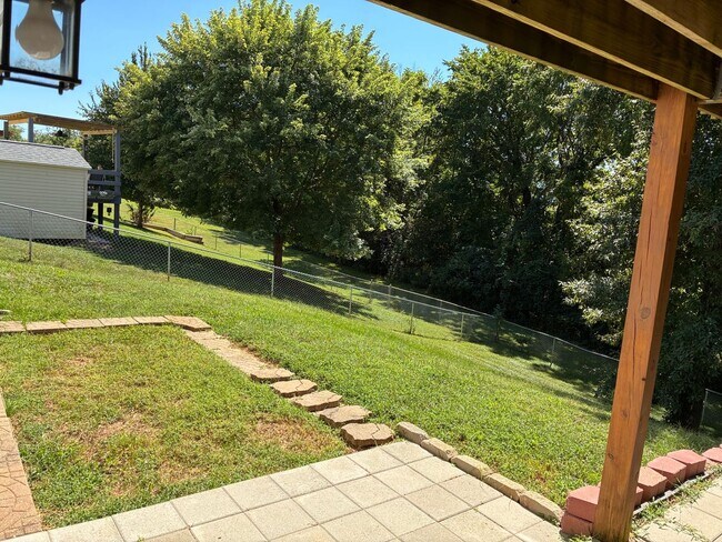 Building Photo - **ELIZABETHTOWN INDEPENDENT SCHOOL DISTRICT**