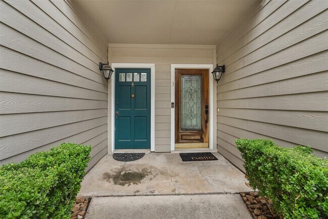 Building Photo - 2220 Bering Dr