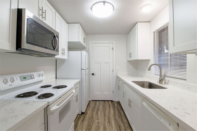 Building Photo - Midvale