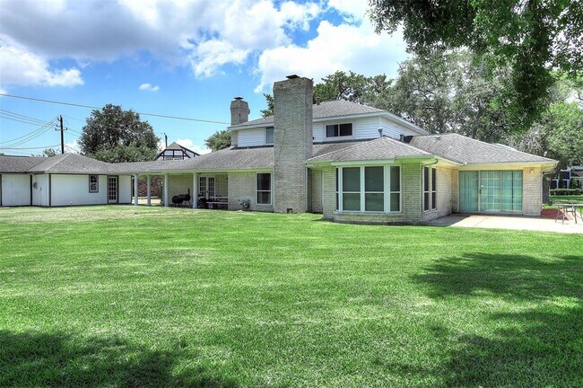 Building Photo - 10455 Antrim Ln