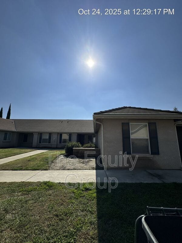 Building Photo - 1943 E Academy Ave