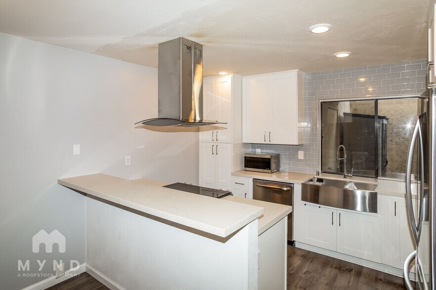 Building Photo - 10617 Caminito Cascara