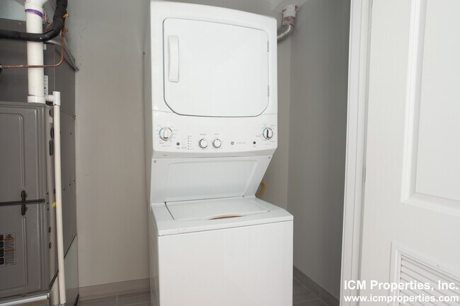 Building Photo - 4419 N Seeley Ave