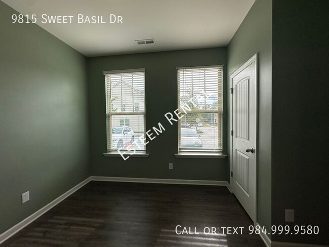 Building Photo - 9815 Sweet Basil Dr