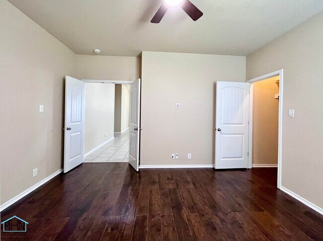 Building Photo - A Stunning 5-Bedroom, 3.5-Bathroom Home in the Heart of San Antonio, Texas!