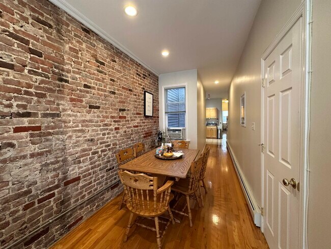 Building Photo - 273 Webster Ave