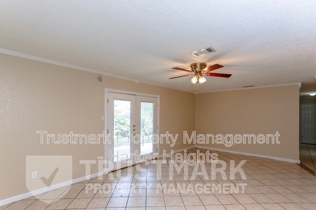 Building Photo - 417 Cottonwood Dr