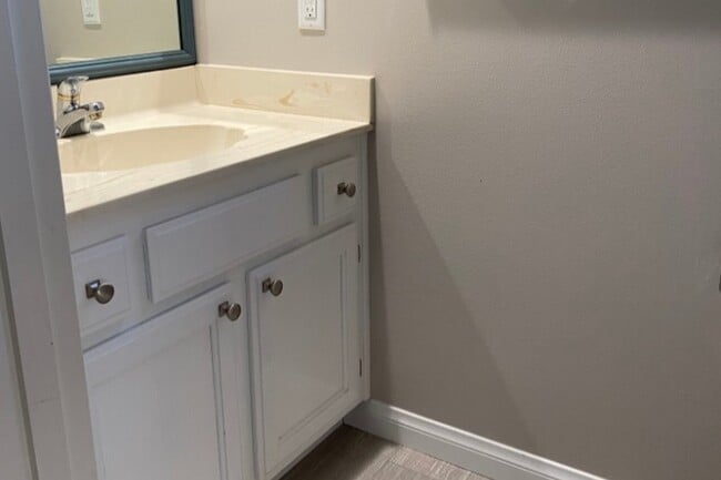 1/2 Bath - 836 Valley Rd