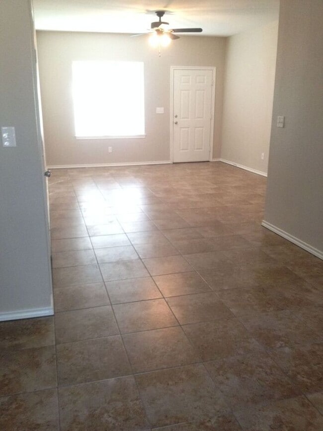 Building Photo - Coming Soon: 2 Bedroom, 2 Bathroom Duplex in Lindale!