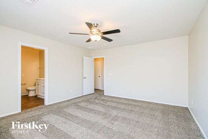 Building Photo - 2457 E Meadow Creek Way