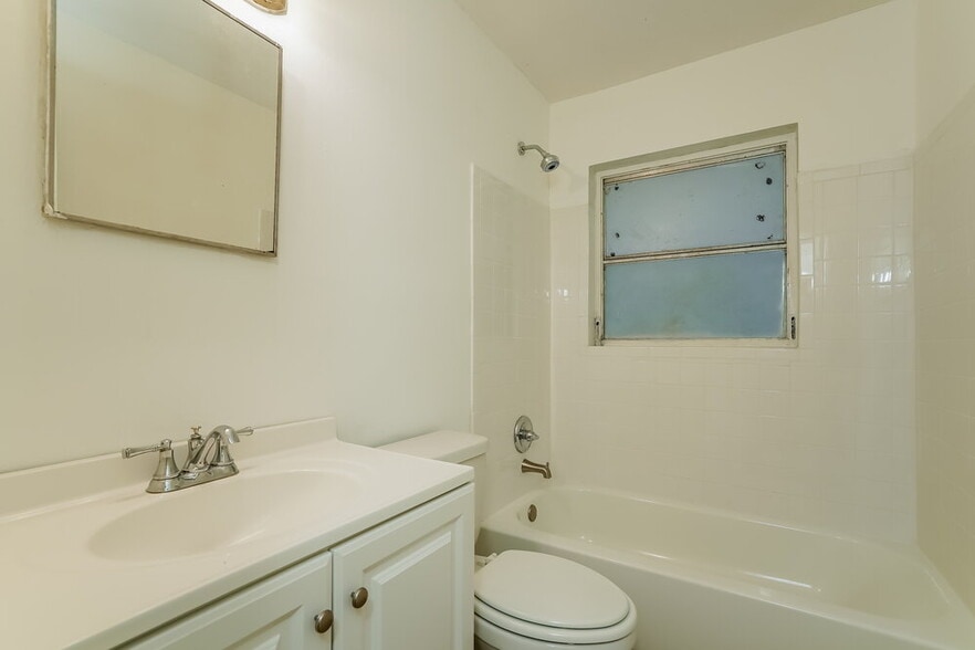 Building Photo - 2914 Lafayette St