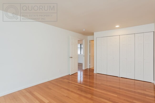 Building Photo - Beautiful 4 Bed 2 Bath House