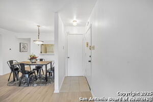 Building Photo - 8702 Village Dr