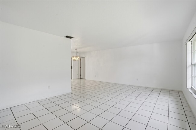 Building Photo - 391 8th St SE