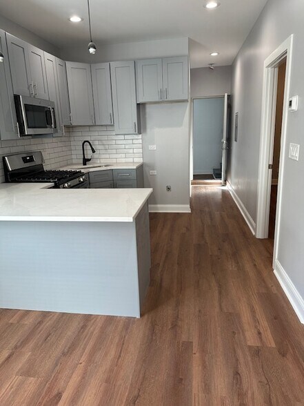 Building Photo - 2827 W 23rd St