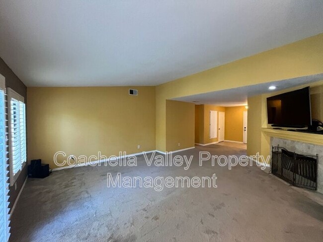 Building Photo - 39095 Sweetwater Dr