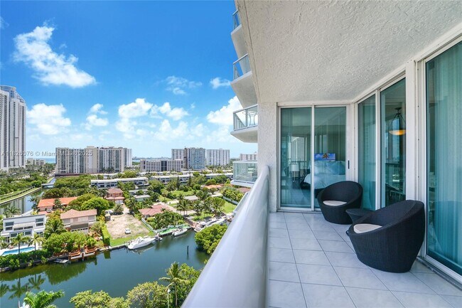 Building Photo - 16400 Collins Ave