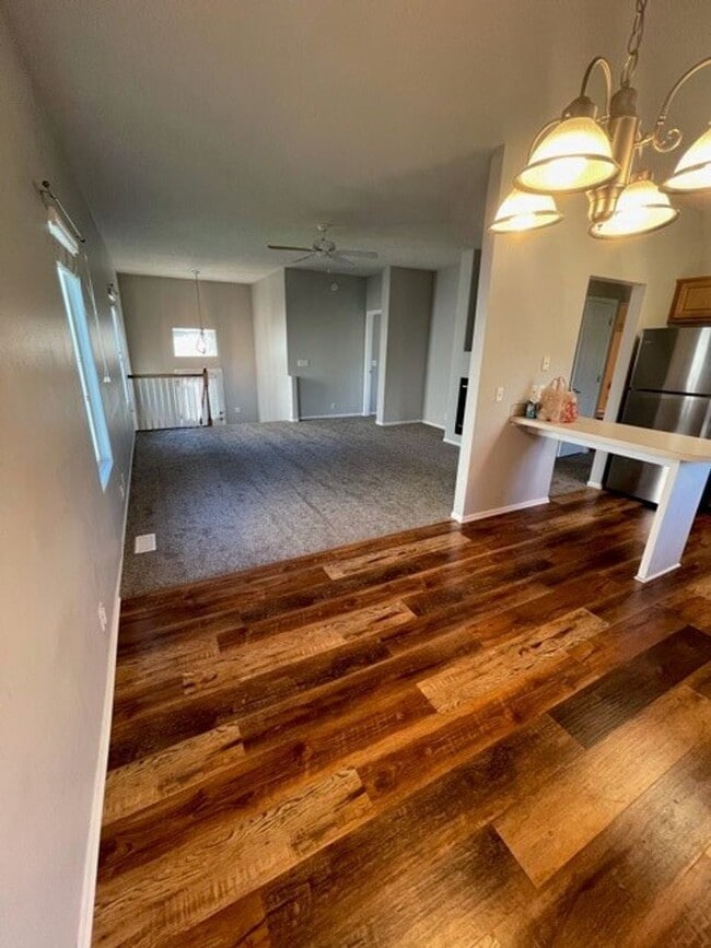 Building Photo - Beautifully Updated Papillion Townhome Nea...