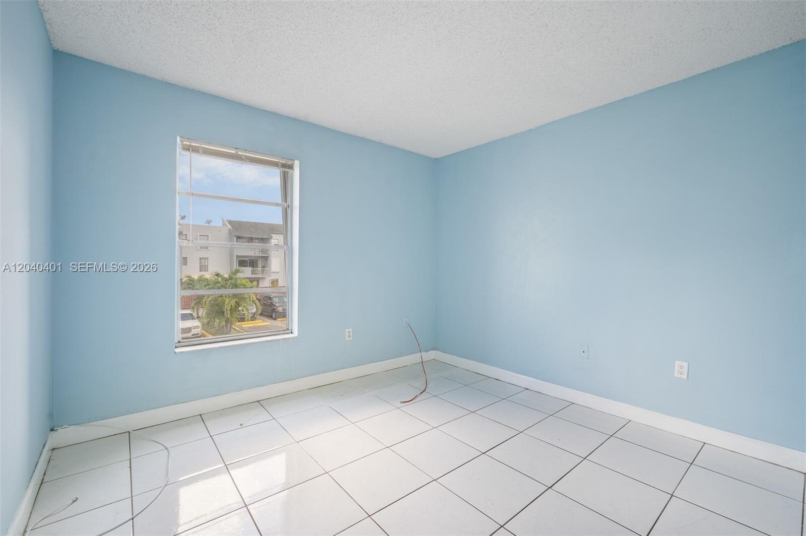 Building Photo - 1725 W 60th St