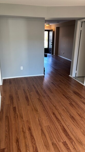 Building Photo - 30-13 Prospect St