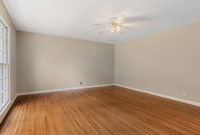Building Photo - 4815 Danby Dr