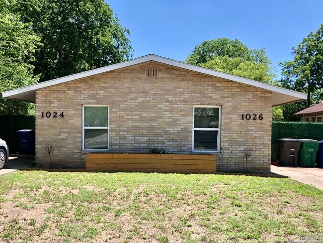Building Photo - 1026 Edison Dr