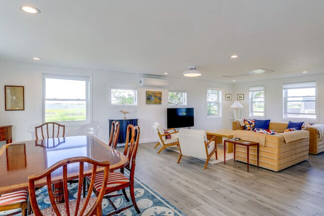 Building Photo - 53 Plum Island Turnpike