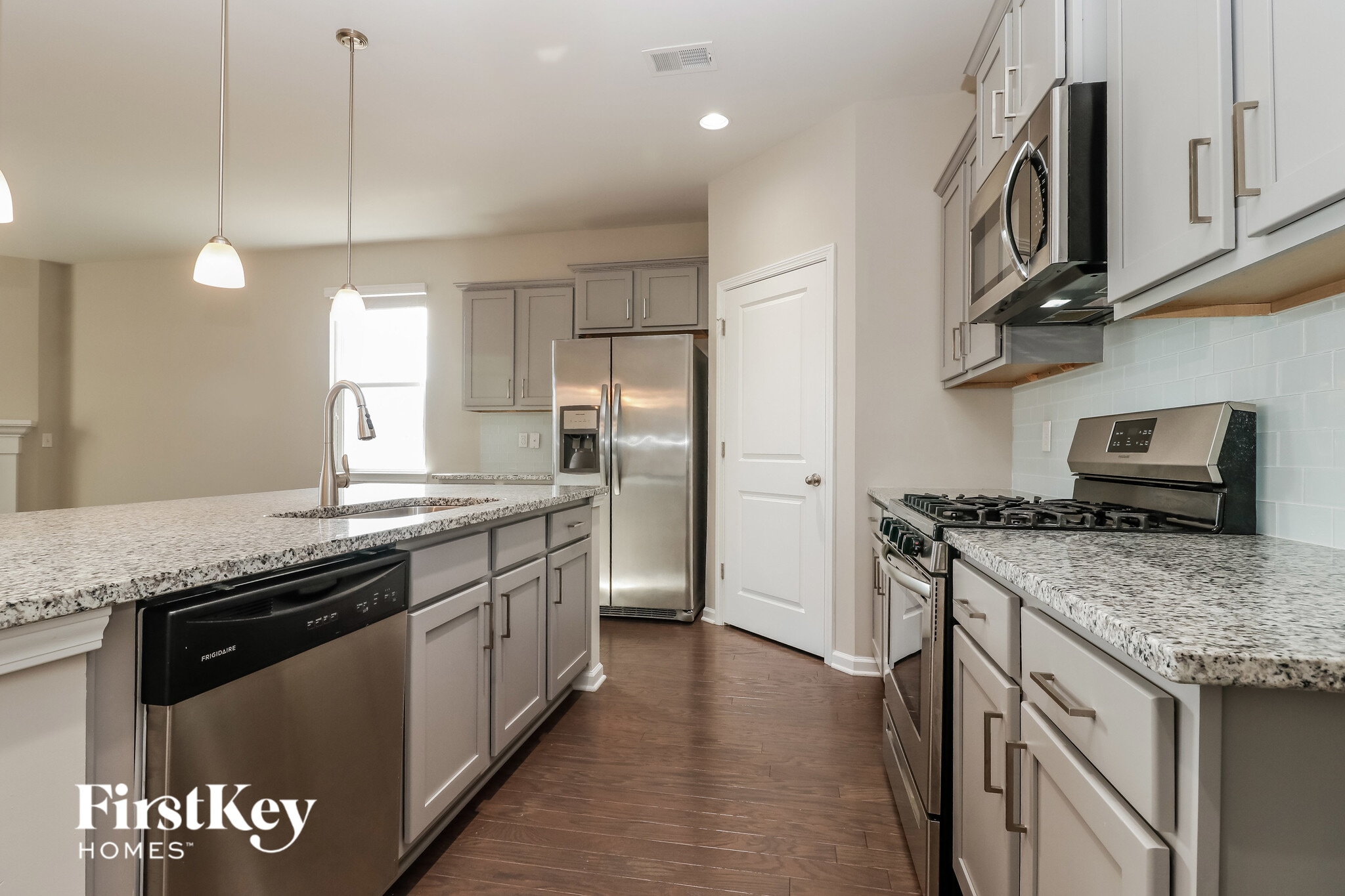 Building Photo - 458 Zenith Blvd