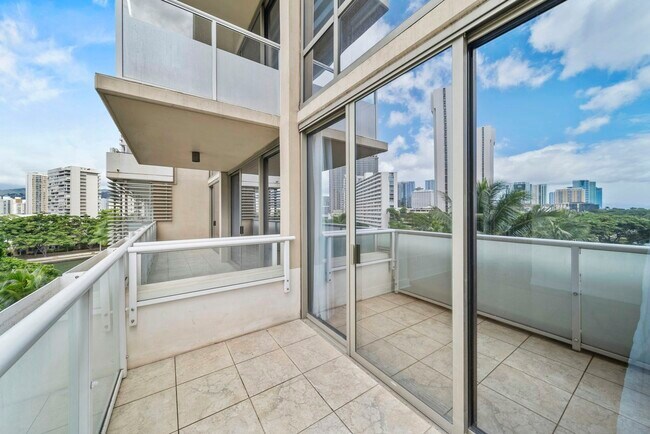 Building Photo - 1551 Ala Wai Blvd