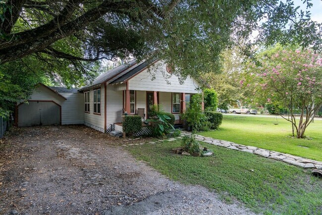 Building Photo - 9835 Willow Creek Commerce Dr