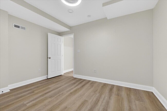 Building Photo - 2416 S 13th St