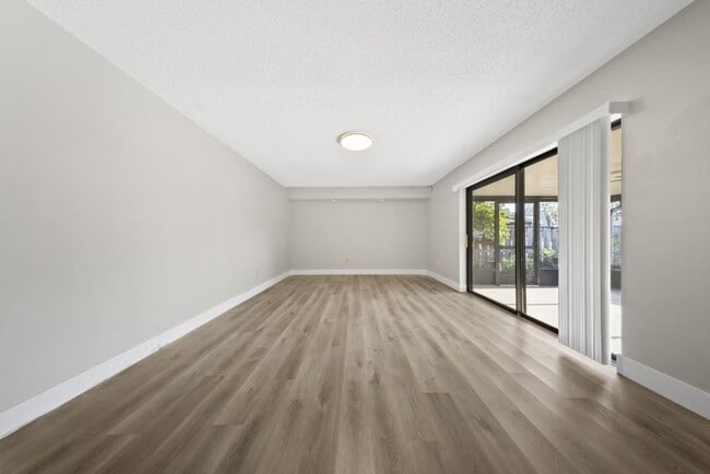 Building Photo - 2920 Pecan Ave