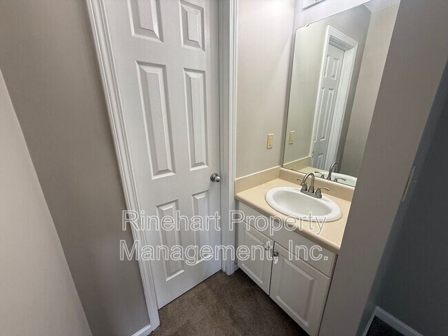 Building Photo - 760 Tavern Ct