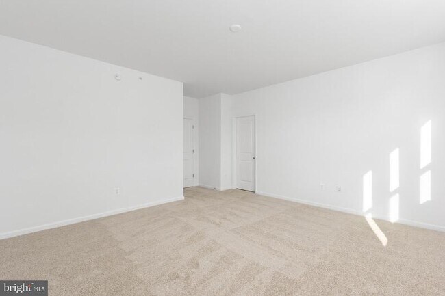 Building Photo - 2534 Neabsco Common Pl