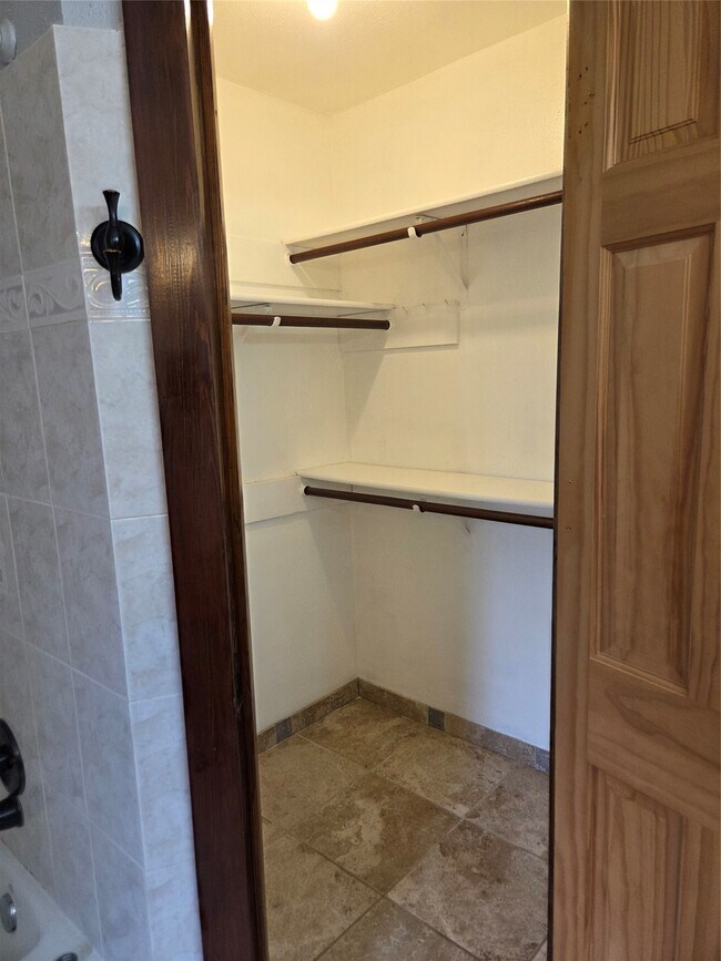 Building Photo - 15415 Beechnut St