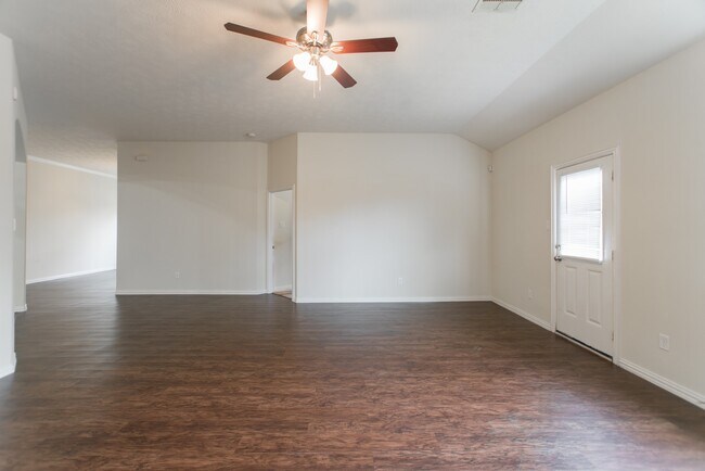Building Photo - 25531 Forest Springs Lake