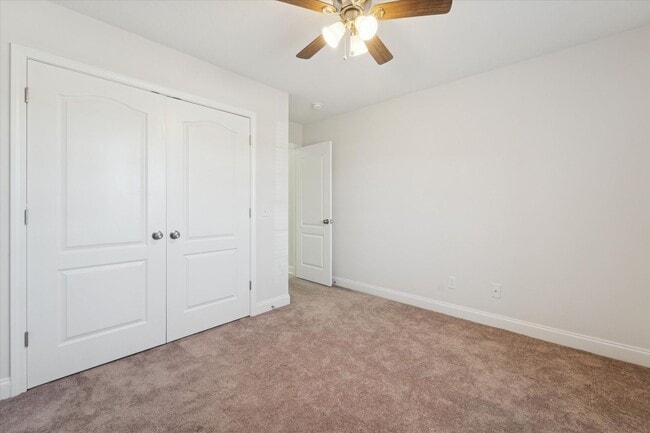 Building Photo - AVAILABLE NOW! (Pet Friendly)