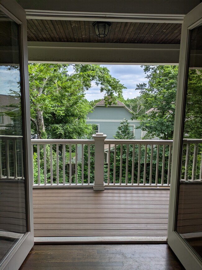Building Photo - 2024B Straightway Ave