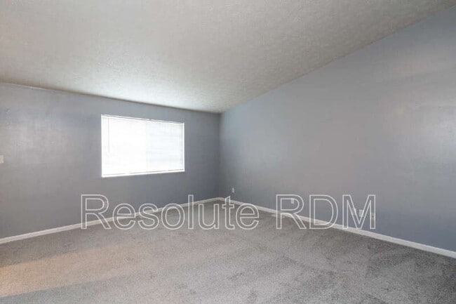 Building Photo - 3826 Ireland Dr