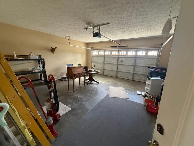 Building Photo - Great 3 Bedroom Twin Home in Ogletree Village