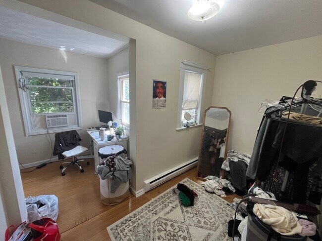 Building Photo - 39 Montfern Ave