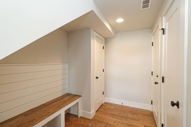 Building Photo - Luxury New Construction Townhome in Bryant...