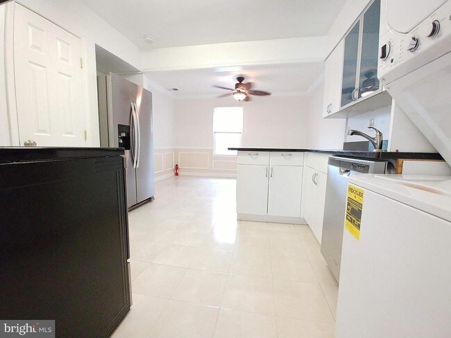 Building Photo - 14404 Golden Oak Ct