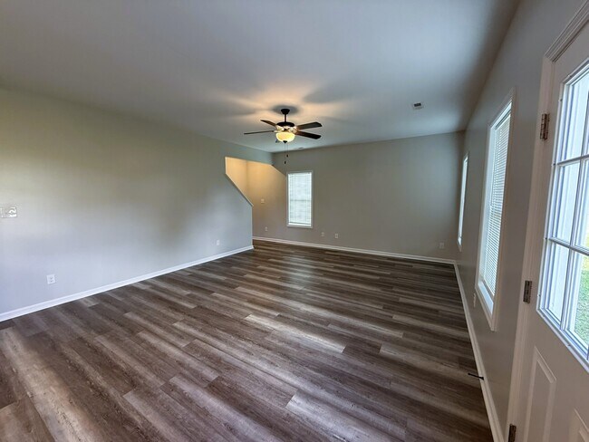 Building Photo - 308 E Franck St