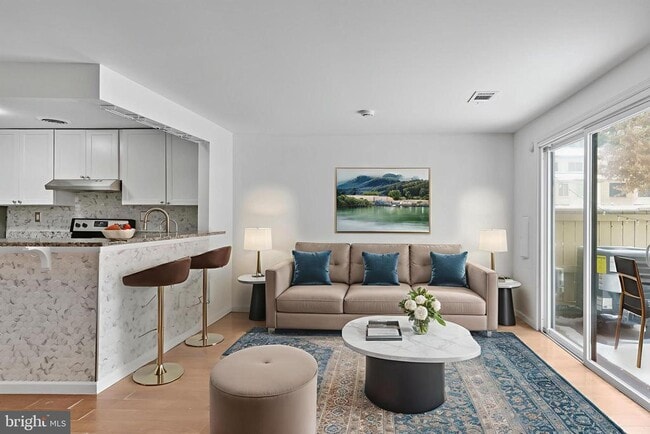 Building Photo - 8619 Welbeck Way